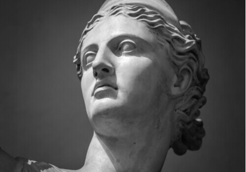 Une statue d'Artémis
