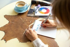 Le lettrage : une activité de loisirs intéressante