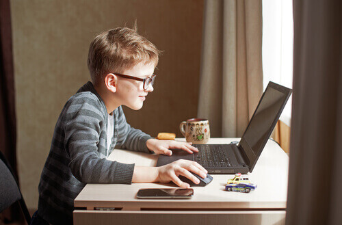 Scolarité en ligne : le cyber chaos entre parents et élèves