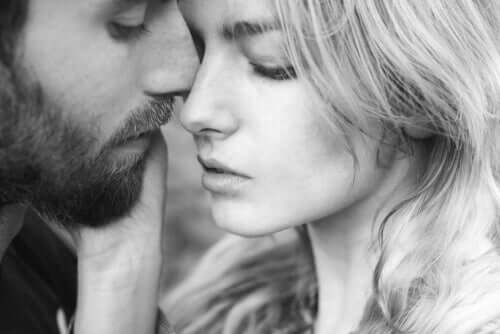 L'amour présente parfois des similitudes avec la dépendance addictive