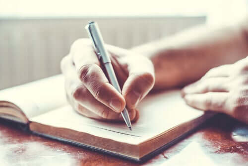 Ecrire des lettres manuscrites est une chose qui ne doit pas se perdre