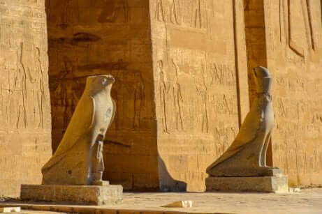 Cléopâtre et le temple d'Horus