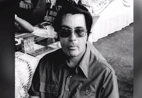 Un portrait photographique de Jim Jones.