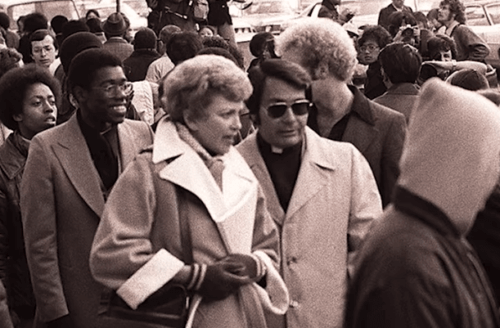 Jim Jones et ses adeptes.