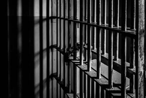 Philip Zimbardo et l'expérience de la prison de Stanford.