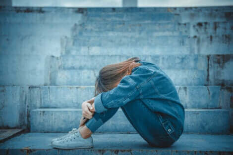 Les adolescentes sont souvent attirées par les "mauvais garçons".