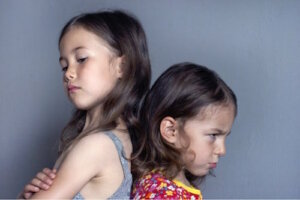 La jalousie infantile : symptômes et stratégies