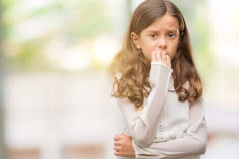 Les enfants des familles surprotectrices ressentent un manque d'amour. 