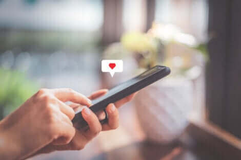 Les réseaux sociaux créent une pression. 