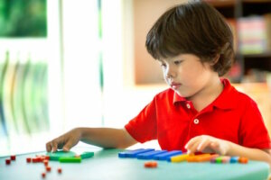 Le stade des opérations concrètes du développement de Piaget