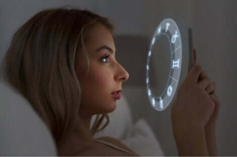 Le lien entre corrélation illusoire et horoscope.