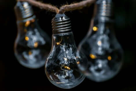Des ampoules. 