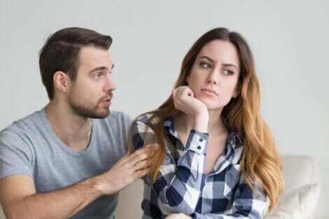 La jalousie narcissique dans un couple.