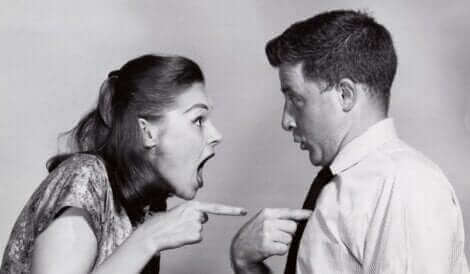 Un couple qui se dispute. 