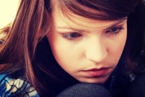 L'égocentrisme à l'adolescence : causes et solutions