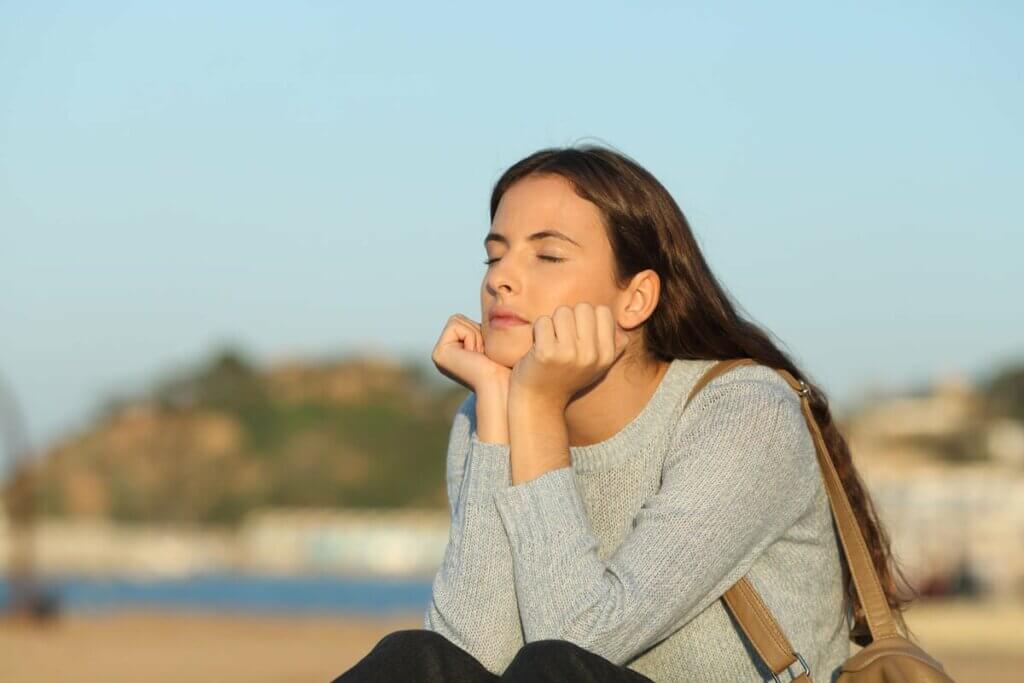 Une femme en pleine introspection. 