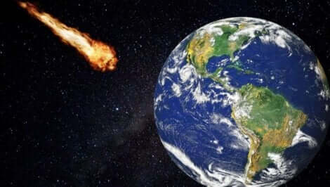 Une météorite sur le point de toucher la Terre.