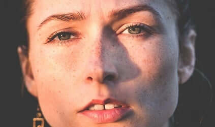 Un portrait de femme.
