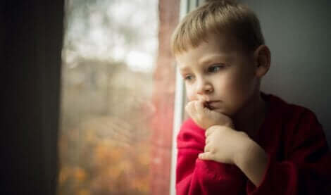 Un enfant triste. 