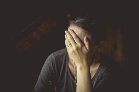 Une femme angoissée.