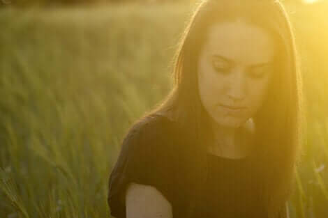 Femme à la campagne.