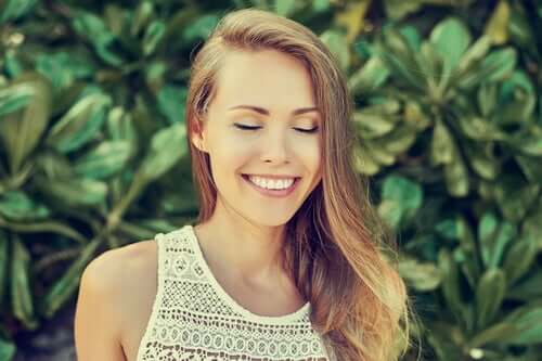 Une femme heureuse.