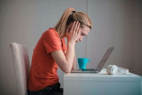 Une femme triste. 