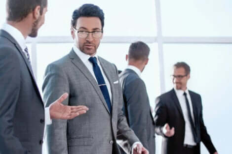 Talent du leader pervers.