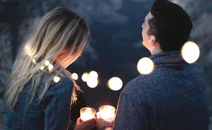 Couple et lumières.