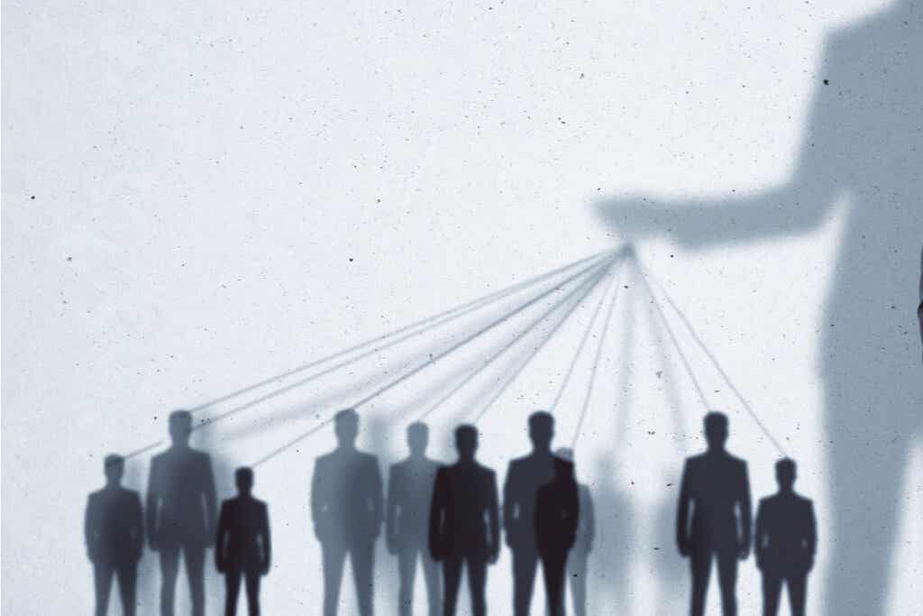 Personnes manipulées. 
