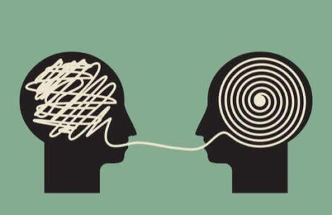 Personnes qui parlent. 
