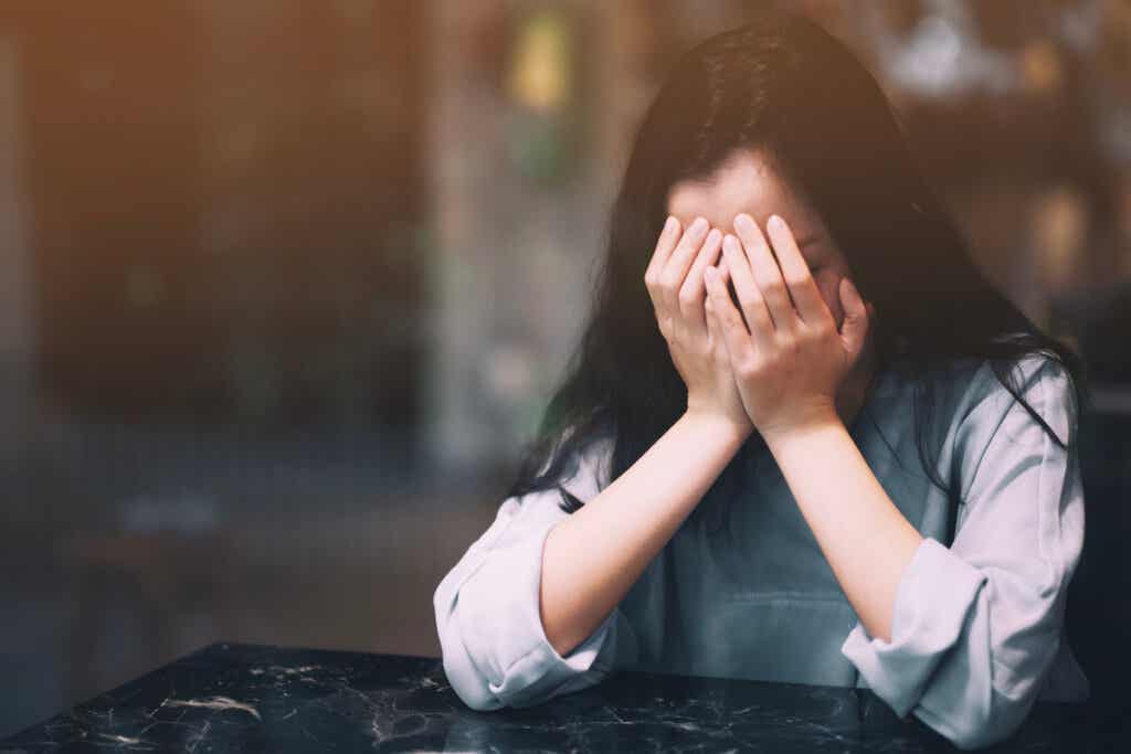 Femme anxieuse.