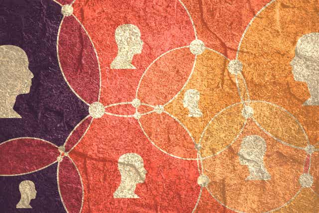 Une illustration avec des têtes.