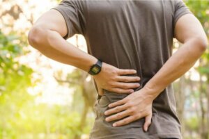 Mal de dos dû à l'anxiété : pourquoi cela arrive-t-il et que pouvons-nous faire?