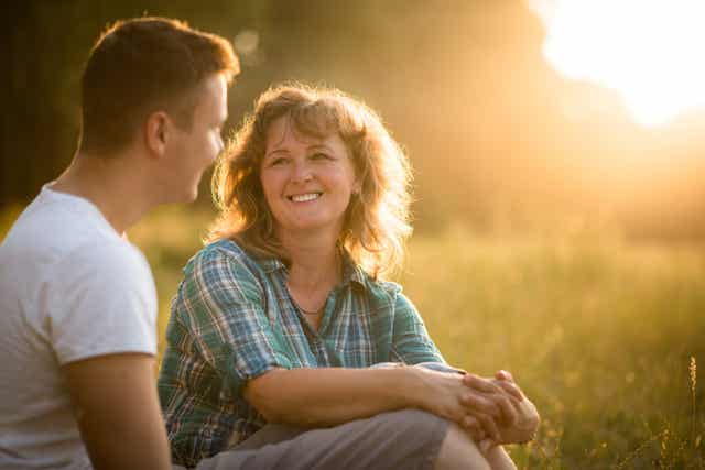 Une mère et son fils,