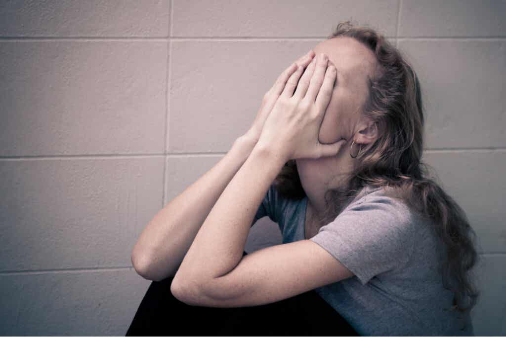 Femme triste.