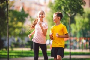 La préadolescence des garçons et des filles : en quoi est-elle différente ?