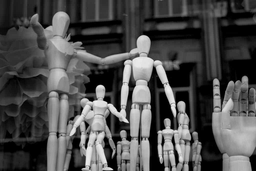 Mannequins en bois.
