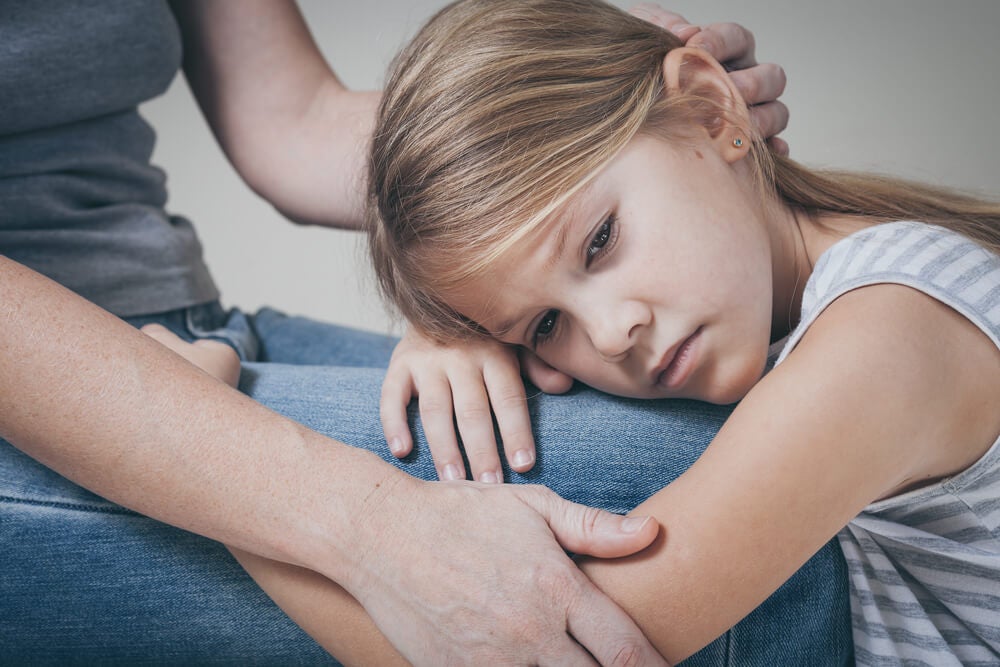 17 signes qui peuvent indiquer que votre enfant est malheureux
