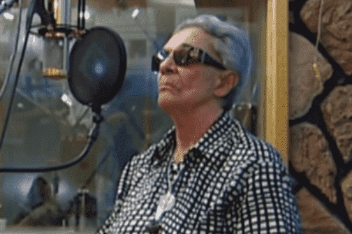 Chavela Vargas qui chante.