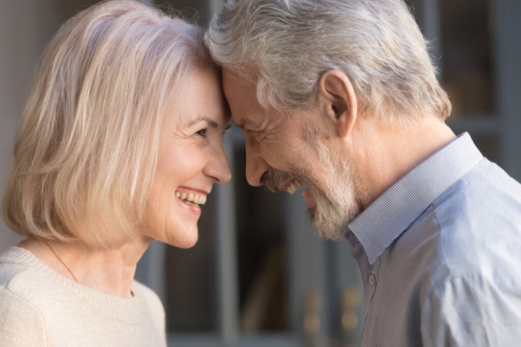 Comment trouver un partenaire après 50 ans : trois clés