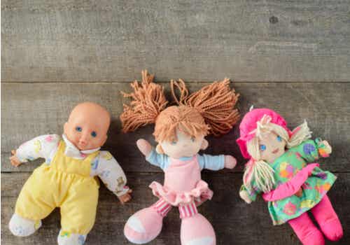 Doll therapy : retourner dans l'enfance pour traiter la démence