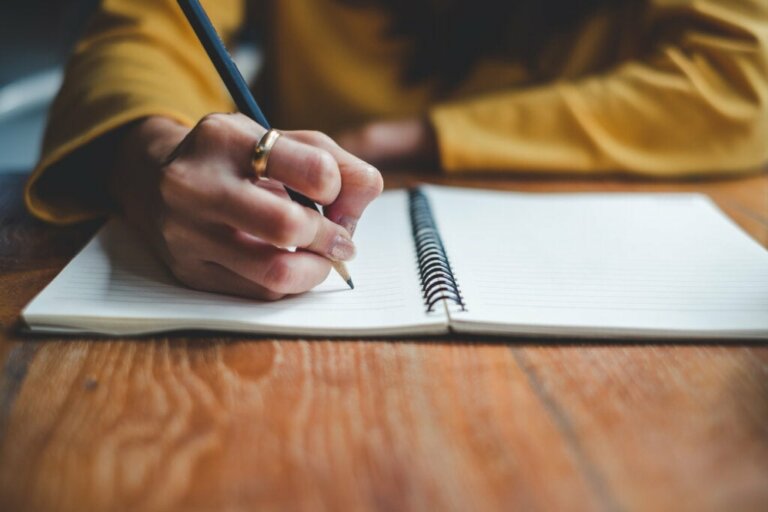 L'écriture peut nous aider à surmonter les traumatismes, selon la science