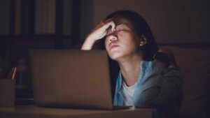 Le syndrome de surcharge informationnelle : tout ce que vous devez savoir