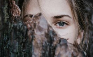 Les personnes qui parlent peu, comment sont-elles ?