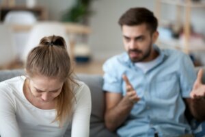 Comment agit un manipulateur lorsqu'il est découvert ?