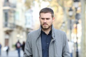 J'ai l'impression que tout le monde me regarde : pourquoi cela se produit-il ?