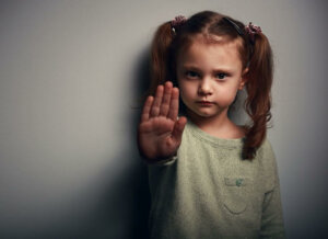 Aucune gifle n'arrive au bon moment pour éduquer, l'amour oui