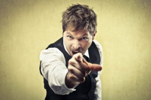 La psychologie du despote : la méchanceté chez les dirigeants politiques