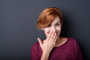 Pourquoi commençons-nous à apprécier certaines personnes lorsqu'elles se trompent ? (l'effet Pratfall)